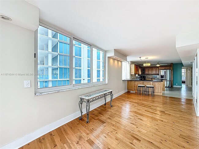 Building Photo - 401 N Riverside Dr
