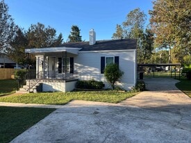 Building Photo - 1509 Buena Vista Cir SE