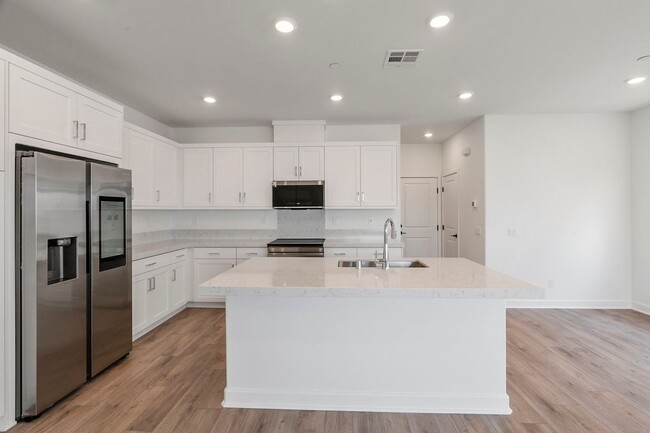 Building Photo - Gorgeous New Townhome in Chula Vista!