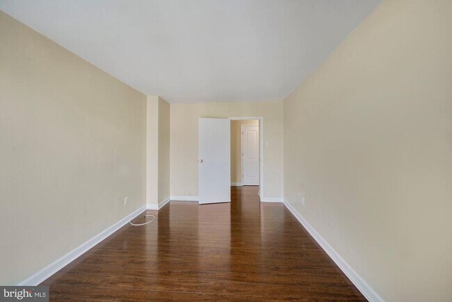 Building Photo - 950 25th St NW