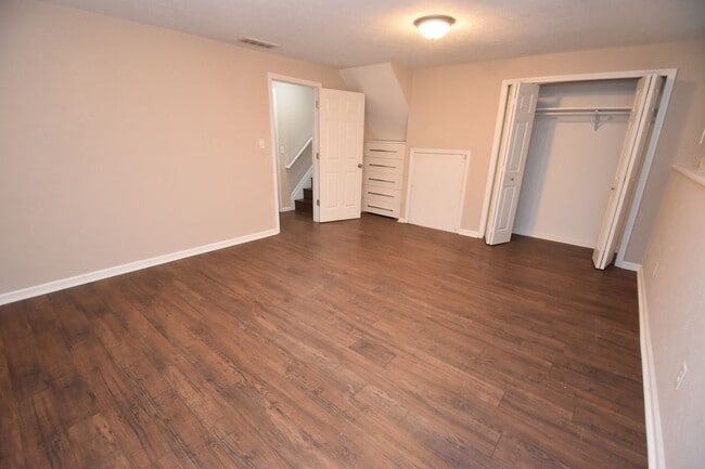 Building Photo - 4 bedroom 2 bath South Bend IN home for rent