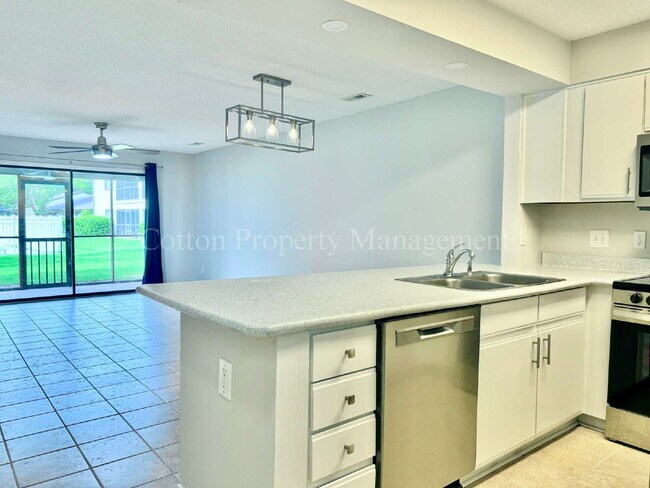 Building Photo - 1507 Military Cutoff Rd