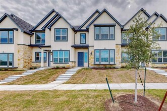 Building Photo - 16082 Doe Lk Dr
