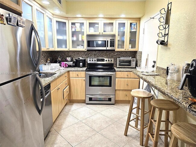 Building Photo - 1980 S Ocean Dr