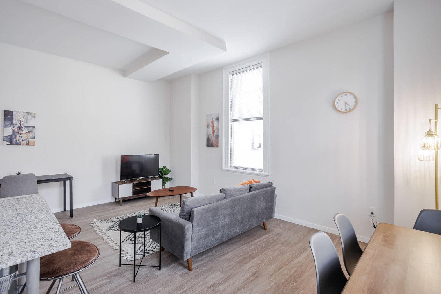 Building Photo - 1 W 4th St