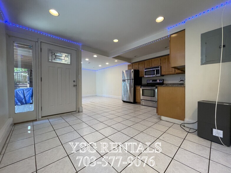 Building Photo - 8 Alleghany St