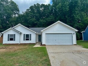 Building Photo - Available now 3 bed/2bath ranch Fenced in ...