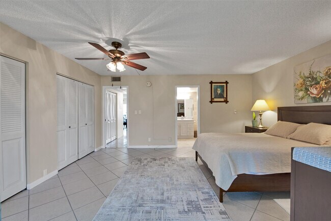 Building Photo - 4302 Martinique Cir