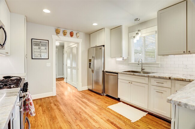 Building Photo - 4807 Averill St