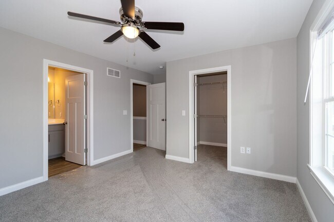 Building Photo - 130 Bellbrook Ln