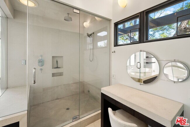 Building Photo - 215 S Anita Ave