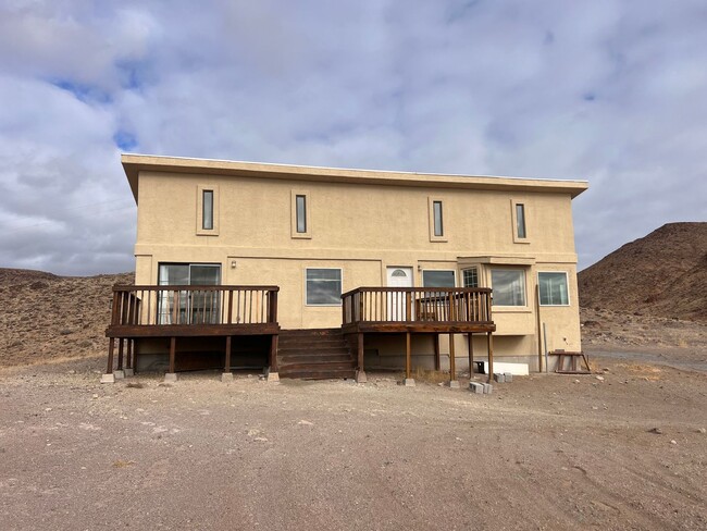 Building Photo - 3 Bedroom 2 Bath Silver Springs Home on 13...