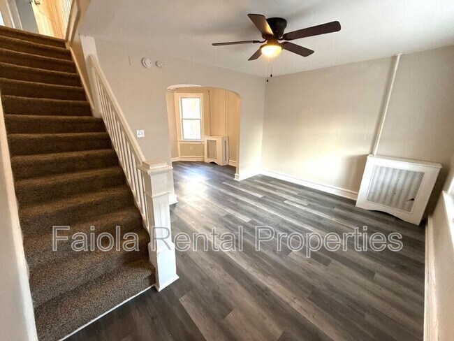 Building Photo - 905 Keener Ave