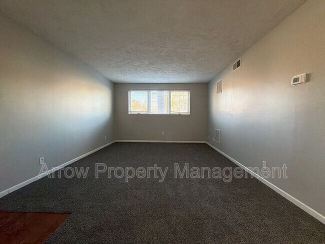 Building Photo - 3840 S 46th St