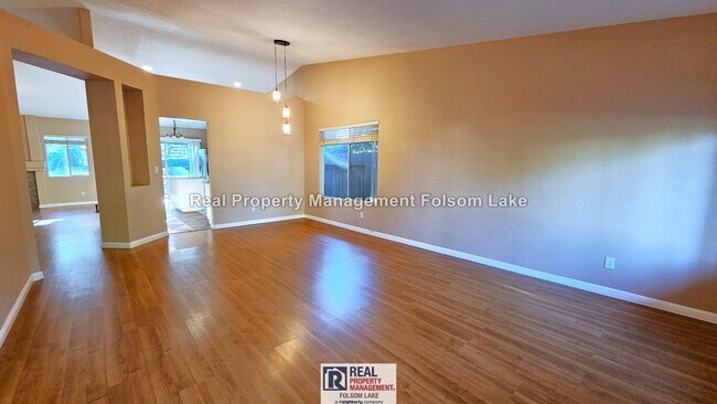 Building Photo - El Dorado Hills Home + Detached Cottage | Solar | 3-Car Garage | Private Backyard