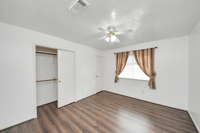 Building Photo - 3138 Waters View Dr