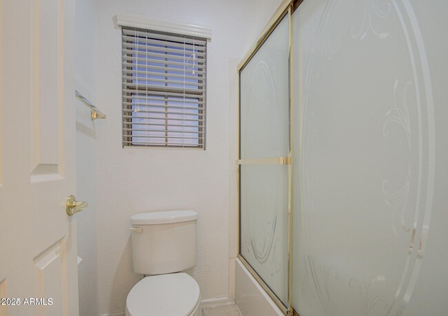 Building Photo - 218 E Sunburst Ln