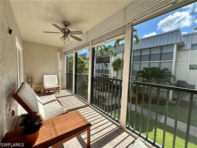 Building Photo - 788 Park Shore Dr