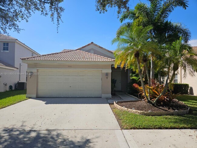 Primary Photo - 900 Savannah Falls Dr