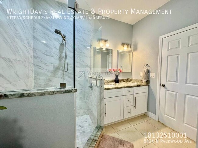 Building Photo - 8424 N Packwood Ave