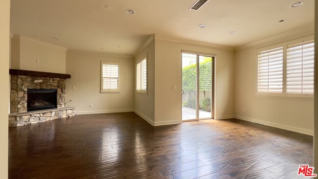 Building Photo - 1011 Green Ln