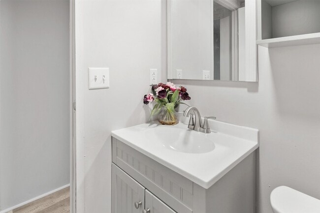 Building Photo - 361 Box Road Unit