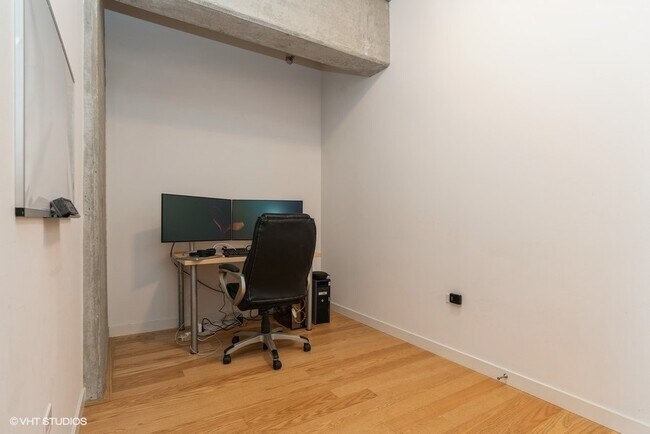 Building Photo - 235 W Van Buren St