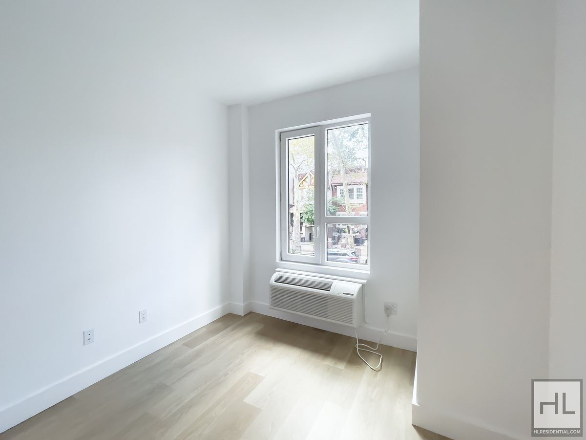 Building Photo - President Street / Spacious 1-Bed 1-Bath /...