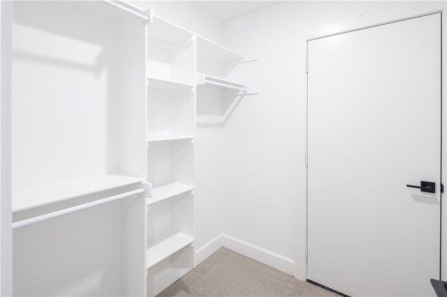 Building Photo - 701 Bronco St