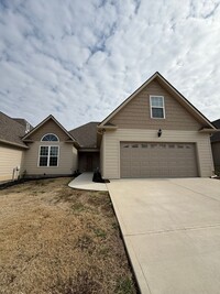 Building Photo - Townhouse For Rent in Ooltewah