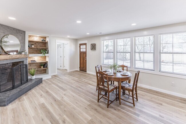 Building Photo - Gorgeous 3/2 Home in Athens!