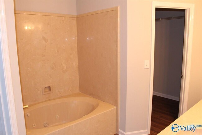 Building Photo - 108 Harpers Hop Ct