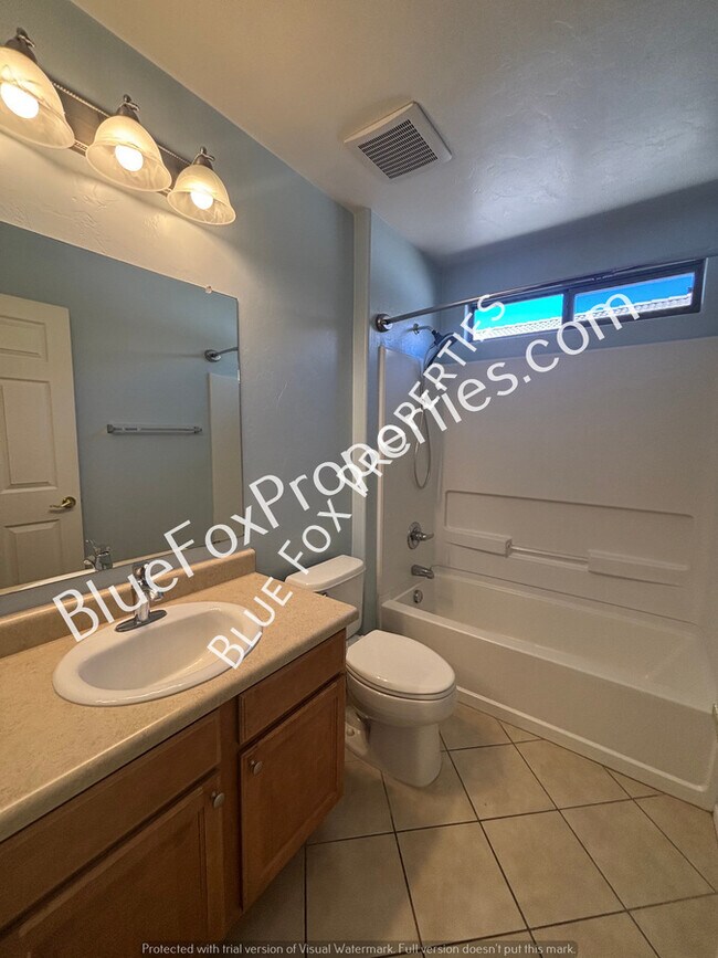 Building Photo - 7135 S Oakbank Dr