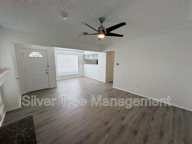 Building Photo - 2326 Summer Pl Dr