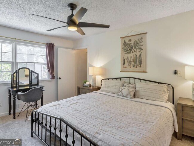 Building Photo - 2790 Farmstead Rd