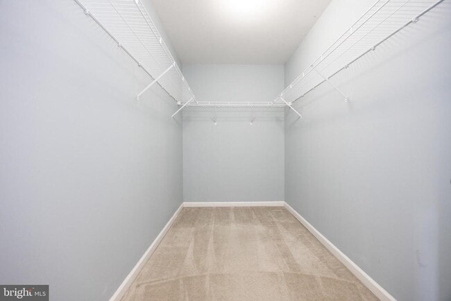 Building Photo - 253 Fairfield Cir W