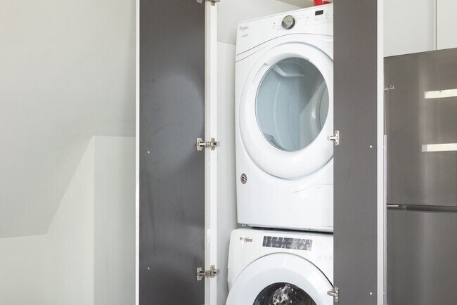 Building Photo - 225 E Michigan St