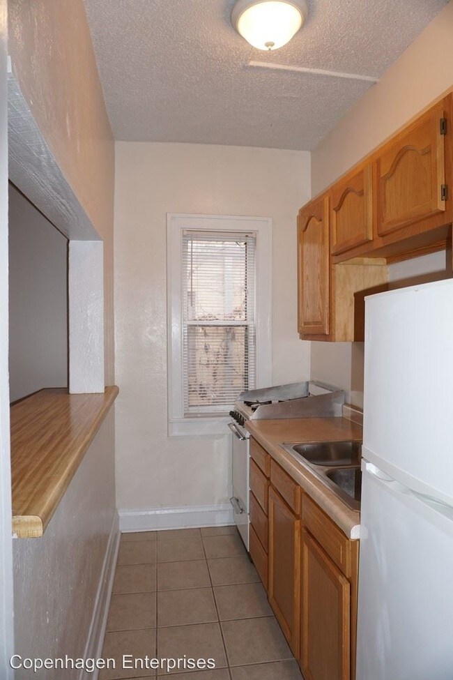 Building Photo - 22 Oak Grove St