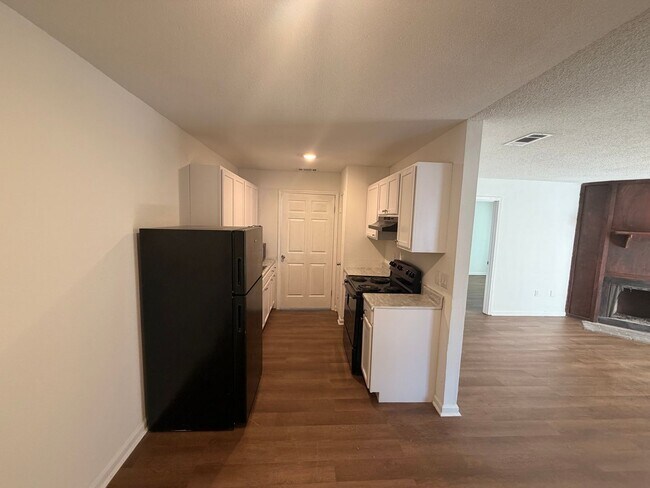 Building Photo - 109 Limoges St