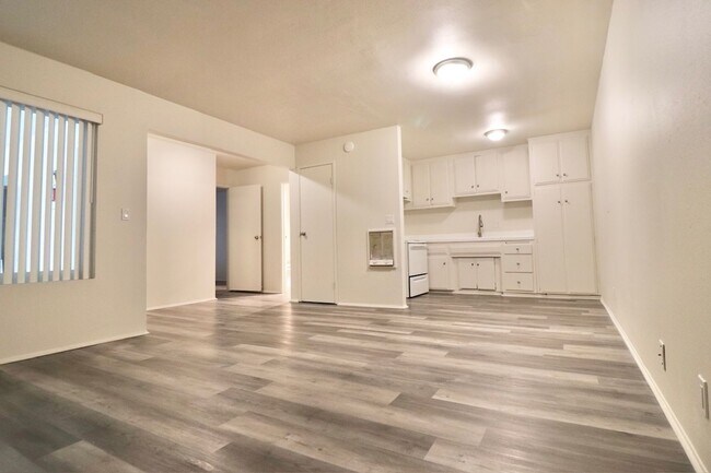 Building Photo - 241 Campbell Way