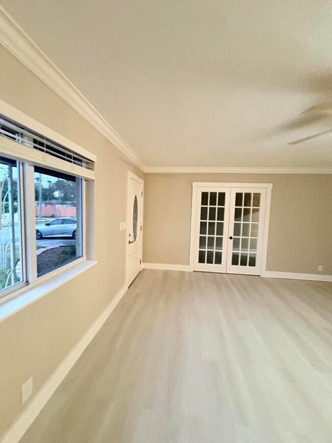 Building Photo - 1520 N 25th Ave