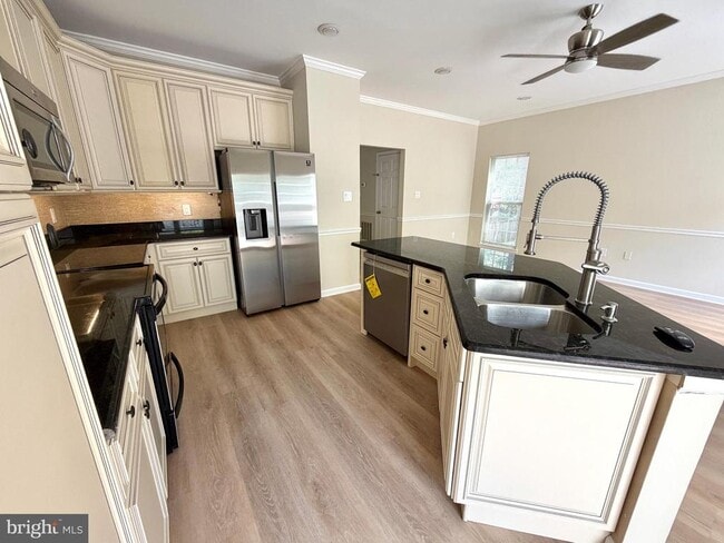 Building Photo - 47403 Darkhollow Falls Terrace