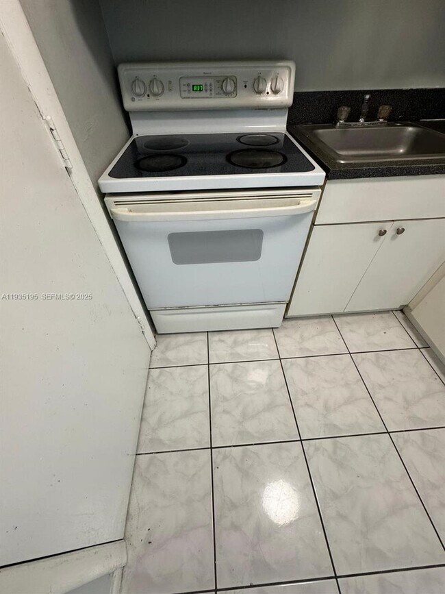 Building Photo - 17101 NW 57th Ave