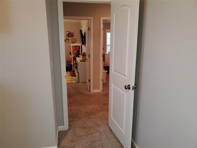 Building Photo - 9407 Cres Lodge Cir