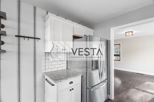 Building Photo - 4 Riddle Rd