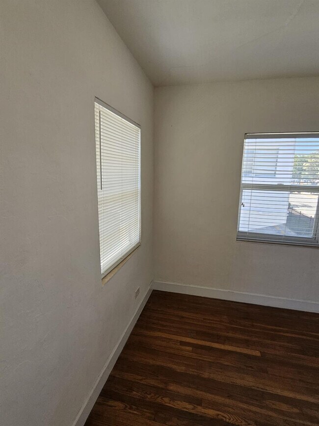 Building Photo - 7950 Abbott Ave