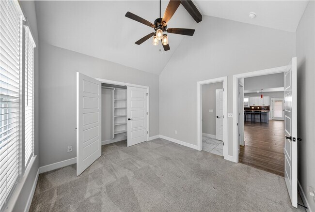 Building Photo - 1140 Hope St