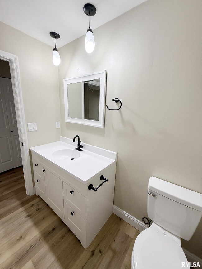Building Photo - 3440 Villa Ridge