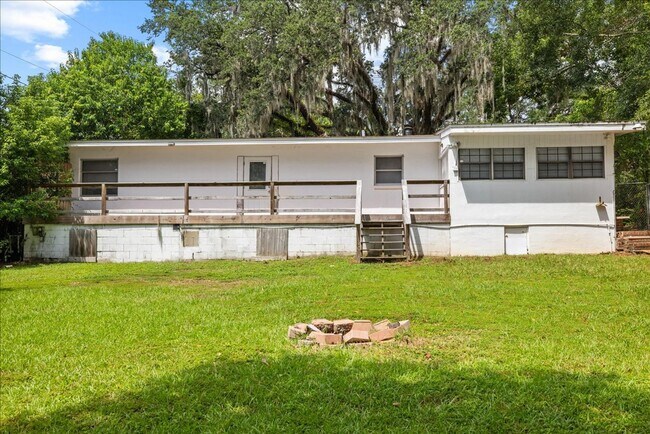 Building Photo - 103 S Chapel Dr