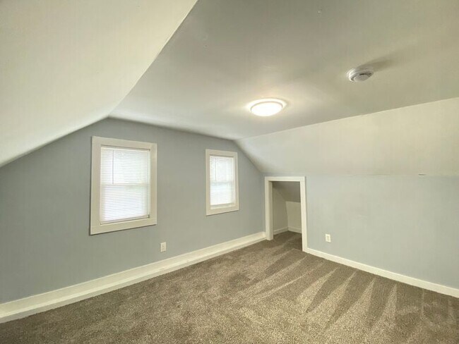 Building Photo - 9 Patten Ct